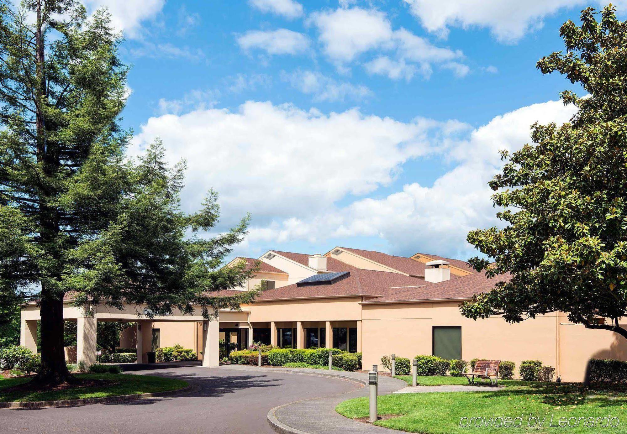 Courtyard By Marriott Portland